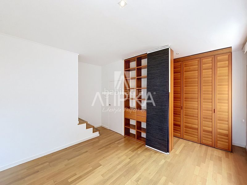Foto 46ea3678-ead6-47a8-9d61-377a7439f37d. Àtic amb calefacció aparcament piscina a Sarrià Barcelona