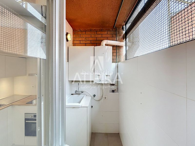 Foto aec25975-4dc7-41f8-bd6b-02eed6f867c8. Àtic amb calefacció aparcament piscina a Sarrià Barcelona