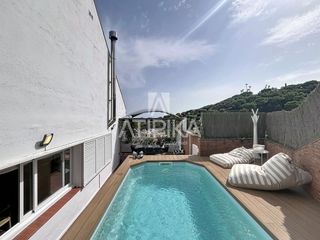 Casa a Rocaferrera. Casa pareada en venta con piscina privada, 6 habitaciones y vist