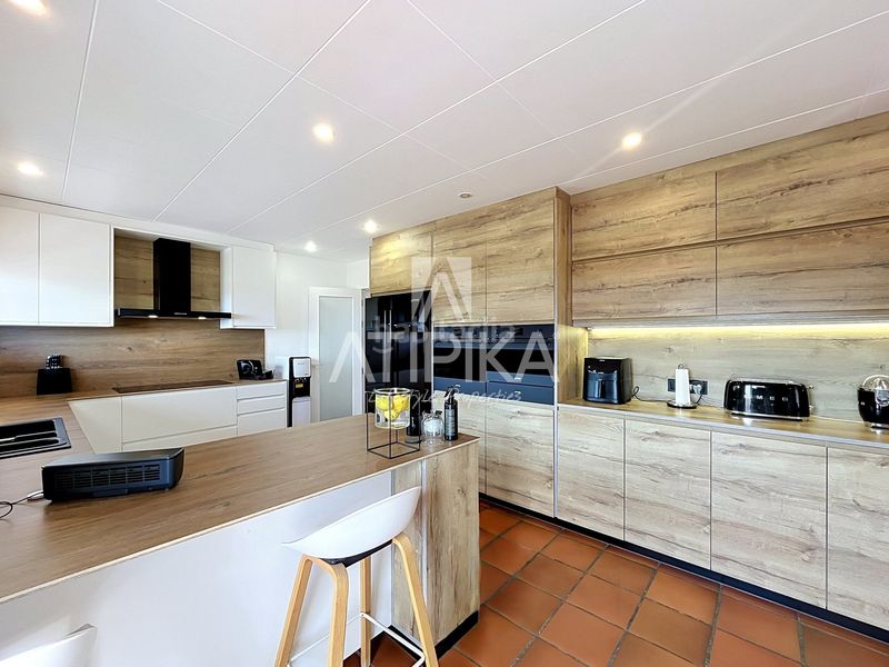 Foto 447d0528-2738-45dc-beb7-6e34d658686e. Casa amb aparcament piscina a Rocaferrera Sant Andreu de Llavaneres