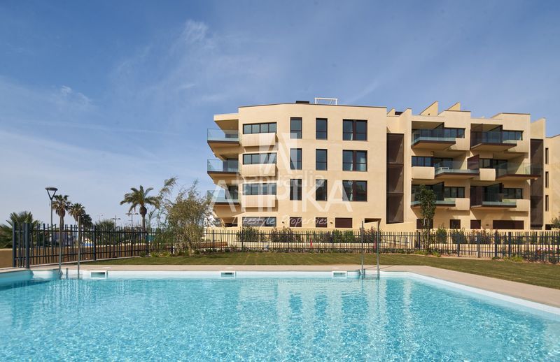 Foto f65472d1-3d99-4159-a052-91381b97612c. Pis amb calefacció piscina a Les Salines-Pla de Sant Pere Cubelles