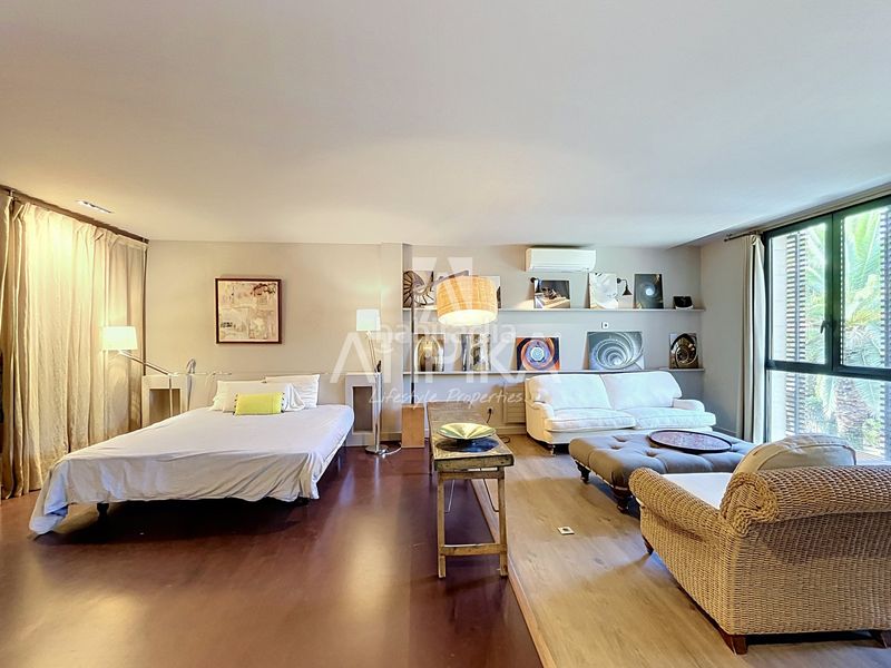Foto 592a9146-d1b0-48a1-a6c1-c8a369d1e0a5. Lloguer casa amb aparcament piscina a Centre Sitges