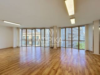 Oficina a L´Antiga Esquerra de l´Eixample. Oficina de 232 m en venta y alquiler junto a plaza letamendi