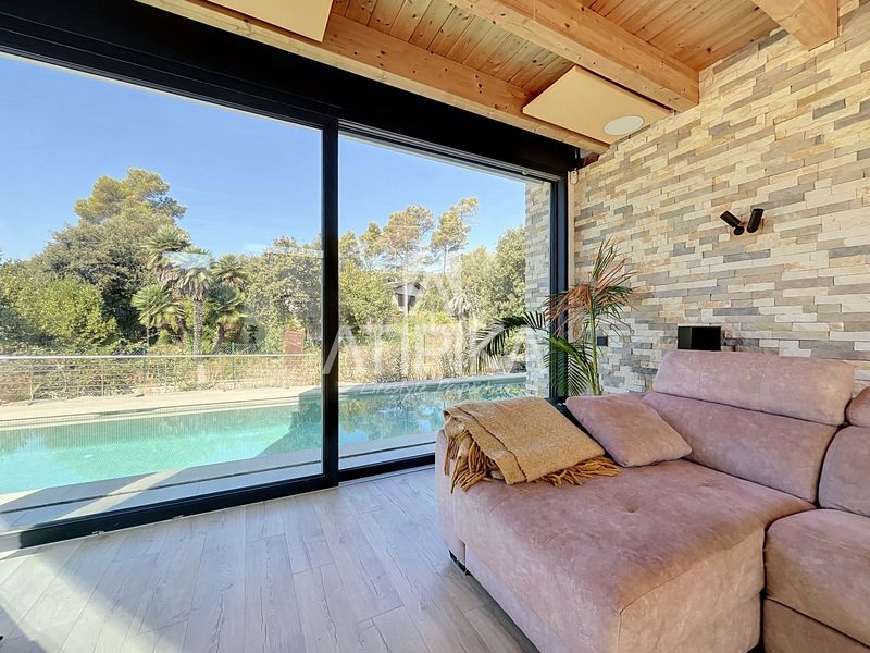 Foto 88fb014f-6f44-4c0f-a73f-d648476d7016. Casa amb calefacció aparcament piscina a Begues