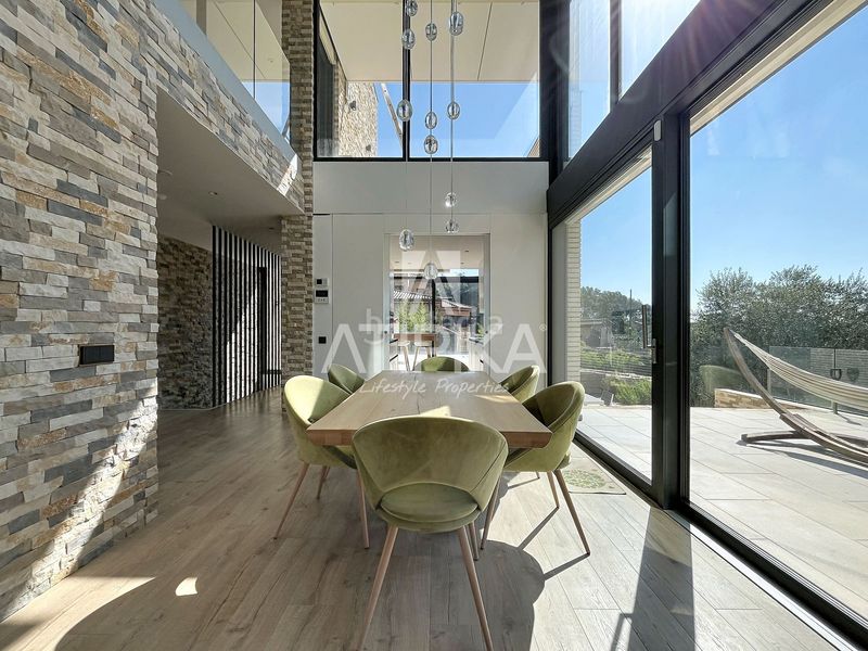 Foto bad6634f-f0e7-48fe-83d7-468cfdba02e2. Casa amb calefacció aparcament piscina a Begues