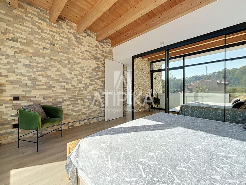 Foto c58e029a-dd6e-4c12-a47b-77f70518b4db. Casa amb calefacció aparcament piscina a Begues