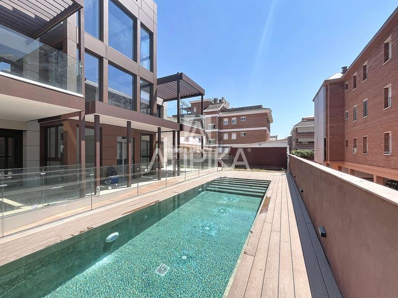 Foto 0cc31370-59c4-470c-af82-299b9d897b3e. Àtic amb calefacció aparcament piscina a Montmar Castelldefels