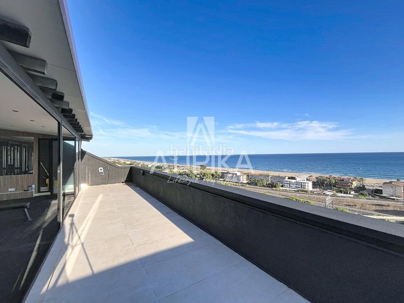 Foto 6385a3ac-a37d-47c9-af95-cb954d2859a6. Lloguer casa amb aparcament a les botigues de Sitges Sitges