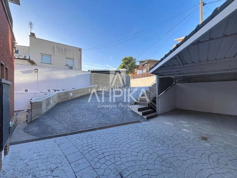 Foto 67bafb4b-8ec7-4f92-8cb1-656ecd9c4198. Lloguer casa amb aparcament a les botigues de Sitges Sitges