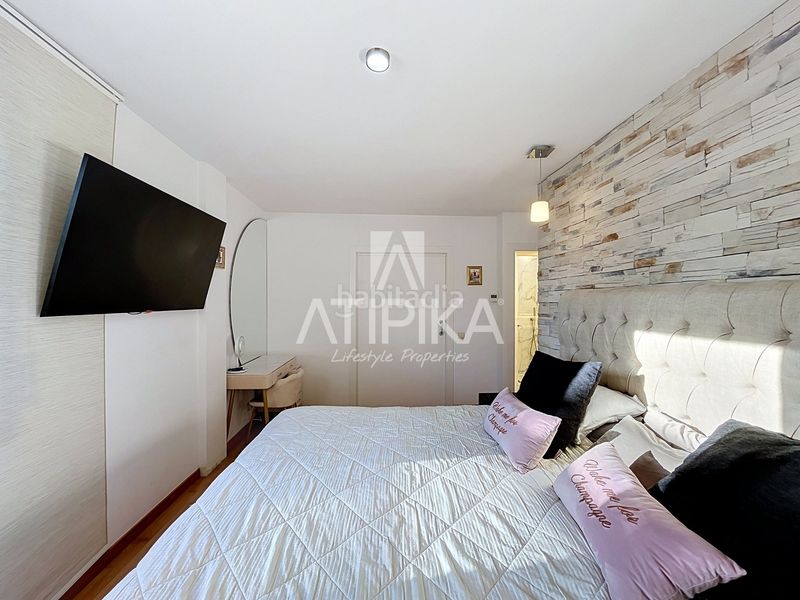 Foto bef02bec-7c65-450d-b479-562f88769723. Lloguer casa amb aparcament a les botigues de Sitges Sitges