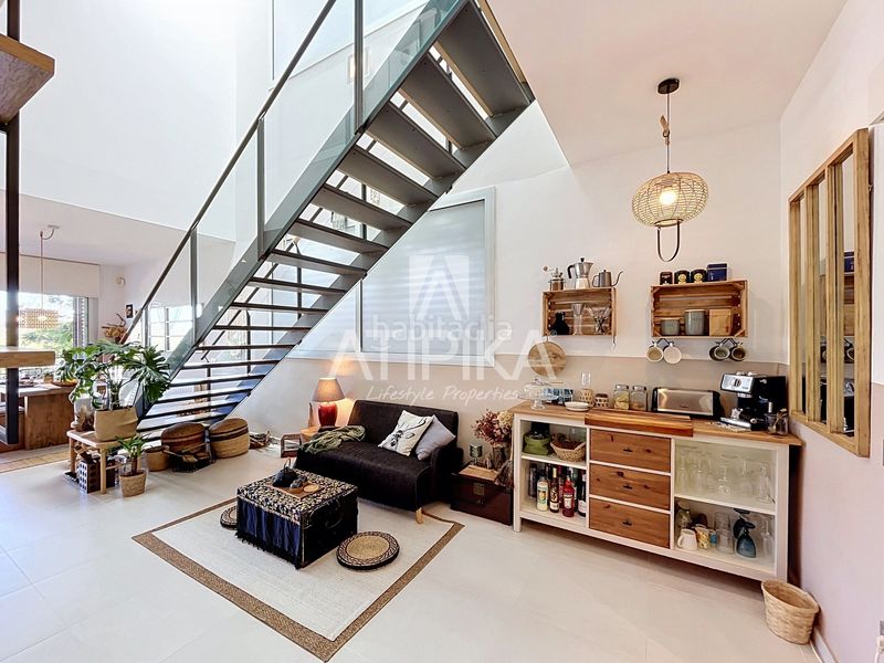 Foto 1b2b263d-e1c4-4ffd-95df-21c70f98fd4a. Casa  independiente con piscina y vistas al mar en venta en quintmar en Sitges