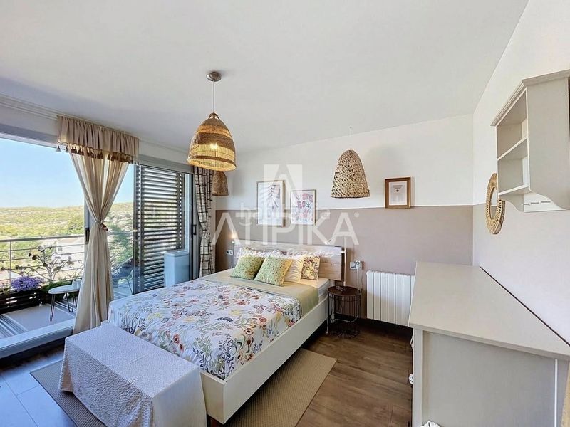 Foto 225c1168-12e7-40d4-8a36-e4a3f227ea0f. Casa  independiente con piscina y vistas al mar en venta en quintmar en Sitges