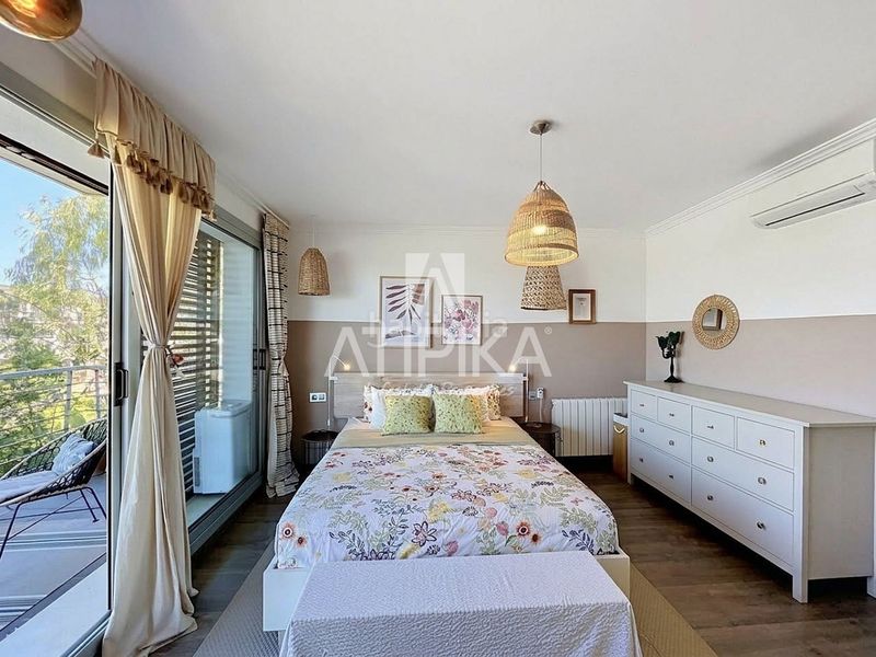 Foto 2ea1f3ee-228d-45cd-a6d3-e276248aca91. Casa  independiente con piscina y vistas al mar en venta en quintmar en Sitges