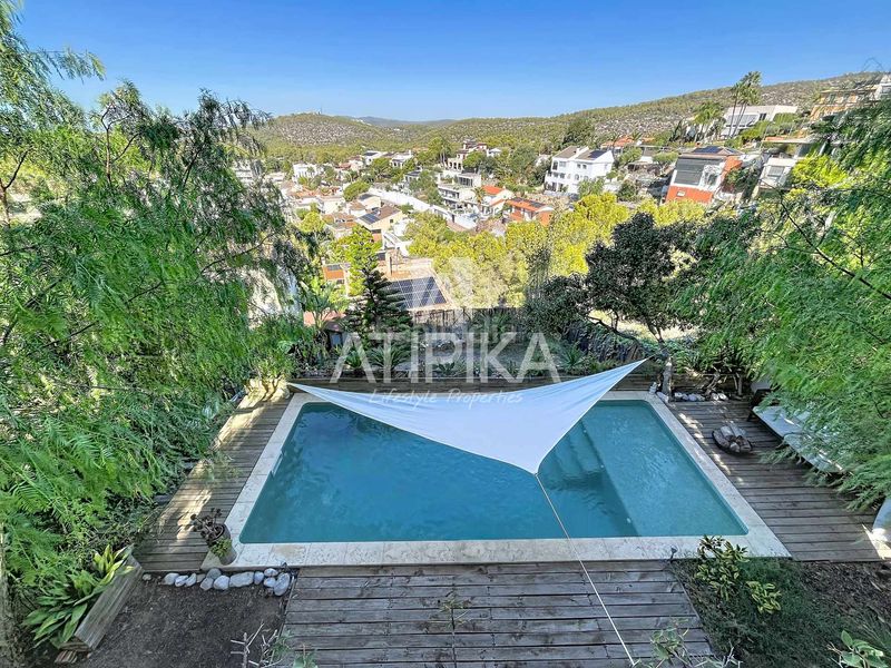 Foto 55ee0372-e2e6-4e49-ac99-1510a568f21f. Casa  independiente con piscina y vistas al mar en venta en quintmar en Sitges