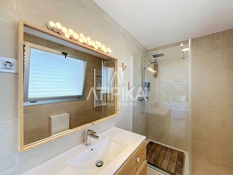 Foto 8024ef03-bc65-4d43-85c7-587830e9be1e. Casa  independiente con piscina y vistas al mar en venta en quintmar en Sitges