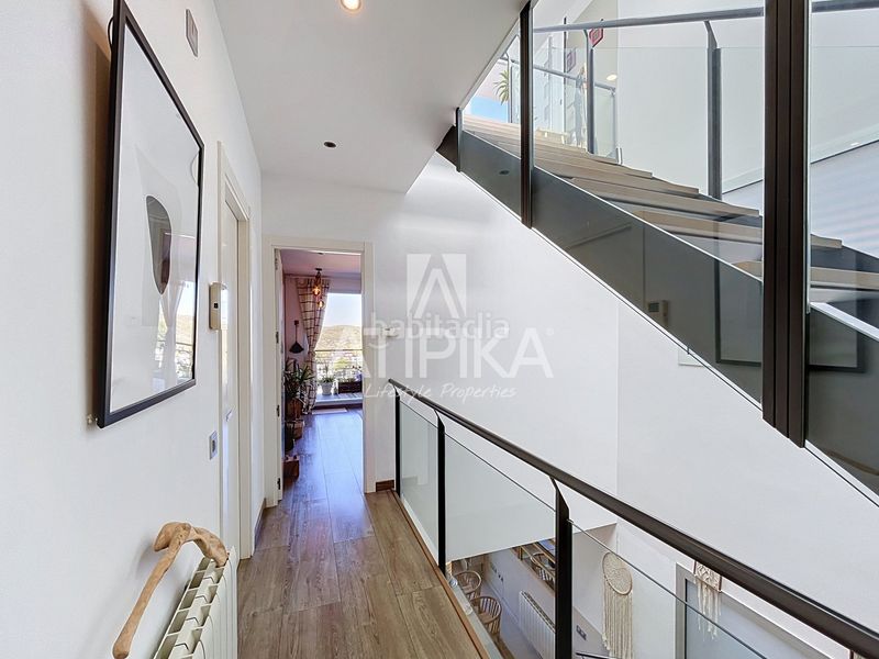 Foto 9eaeb8f9-f7b8-4679-8a25-045f27e14a77. Casa  independiente con piscina y vistas al mar en venta en quintmar en Sitges