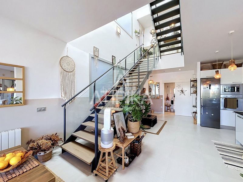 Foto d457b257-62d1-447a-8cb7-c13d118869df. Casa  independiente con piscina y vistas al mar en venta en quintmar en Sitges