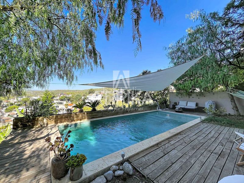Foto d8c5fe4f-6fda-4335-b7c0-befb71657cb0. Casa  independiente con piscina y vistas al mar en venta en quintmar en Sitges