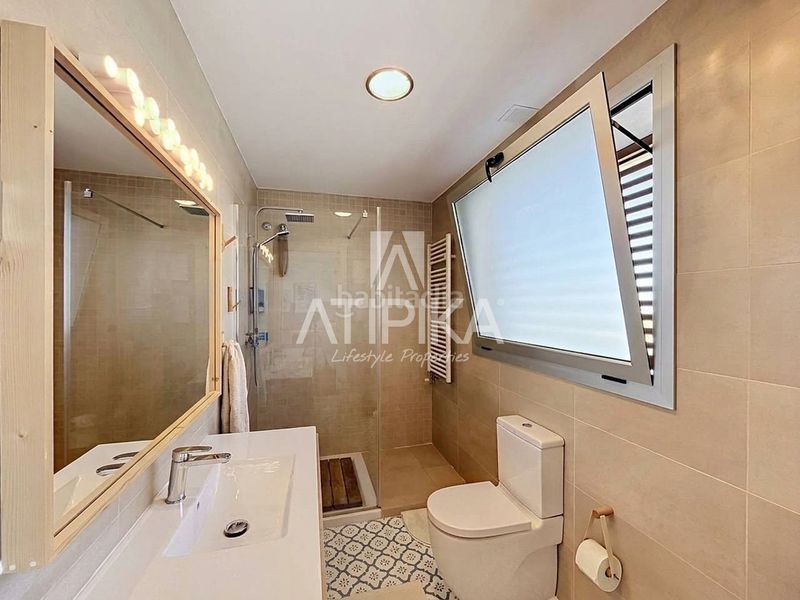 Foto f7323cc3-31d4-4e35-87a8-0fecc8ead659. Casa  independiente con piscina y vistas al mar en venta en quintmar en Sitges
