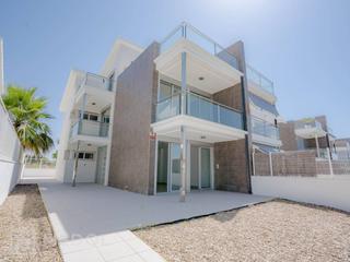 Haus in Auguste renoir 51. Descubre tu hogar ideal en la exclusiva urbanizacin de la llosa