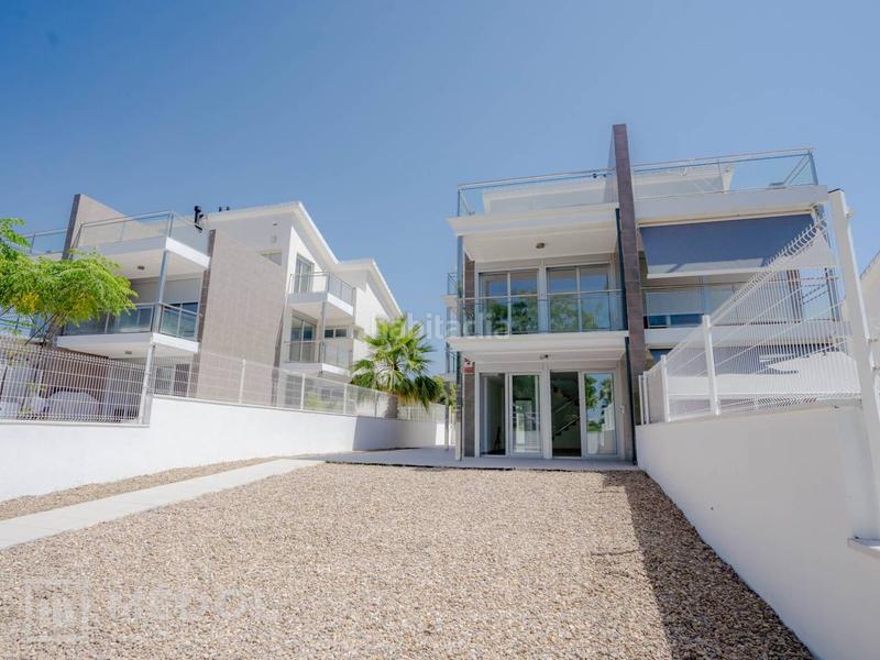 Foto 0a8834ea-6f93-4b99-8628-bf921c8d0dcb. Casa en auguste renoir 51 descubre tu hogar ideal en la exclusiva urbanización de la llosa ! en Cambrils