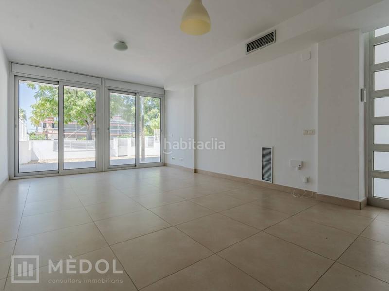 Foto 5bd5d950-5a68-4be8-801f-901fa4edcbaa. Casa en auguste renoir 51 descubre tu hogar ideal en la exclusiva urbanización de la llosa ! en Cambrils