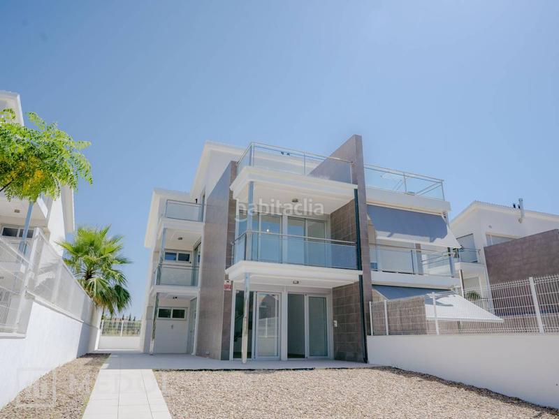 Foto 9b2c172f-97fc-430d-8845-764a5f8c5fb6. Casa en auguste renoir 51 descubre tu hogar ideal en la exclusiva urbanización de la llosa ! en Cambrils