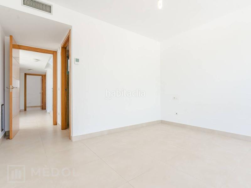 Foto abfc622d-264c-4f42-afaa-b68d15fda6e6. Casa en auguste renoir 51 descubre tu hogar ideal en la exclusiva urbanización de la llosa ! en Cambrils