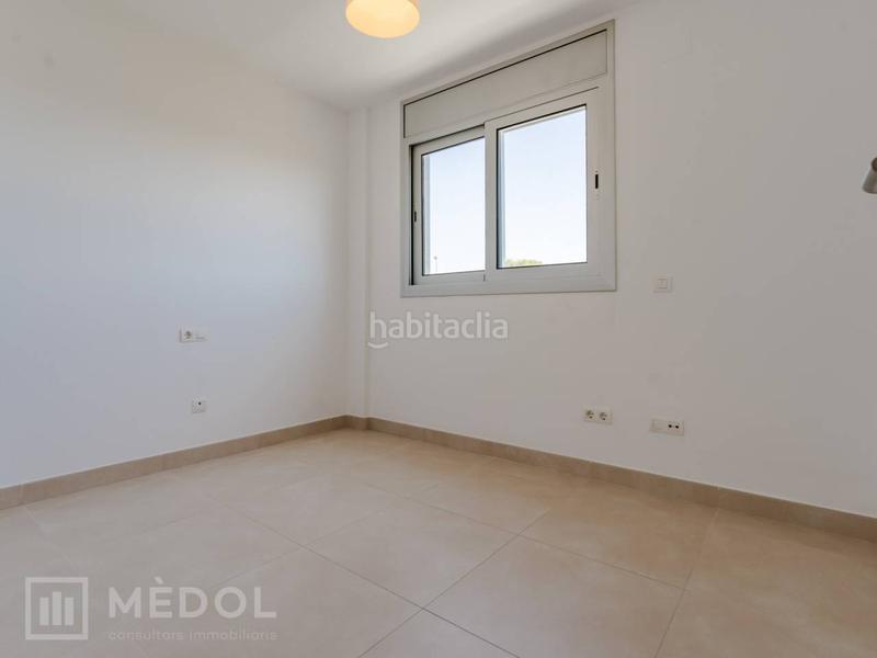 Foto bfe2c15d-3be8-433f-b140-4b23d7e359b4. Casa en auguste renoir 51 descubre tu hogar ideal en la exclusiva urbanización de la llosa ! en Cambrils