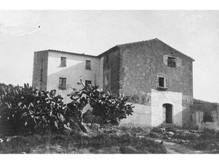 Rural plot  Catllar a monnars. Venta de mas de la pubilla encanto histórico en monnars
