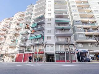 Geschäftsraum in Ramón y cajal 37. Oportunidad única de inversión! se vende impresionante local com