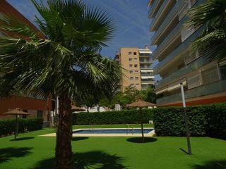 Miete Etagenwohnung  Calle llorenç de vilallonga. Apartamento con terraza privada, piscina y cerca de la playa de