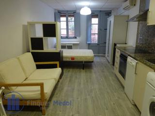Studio  Sant llorenç. Estudio en alquiler