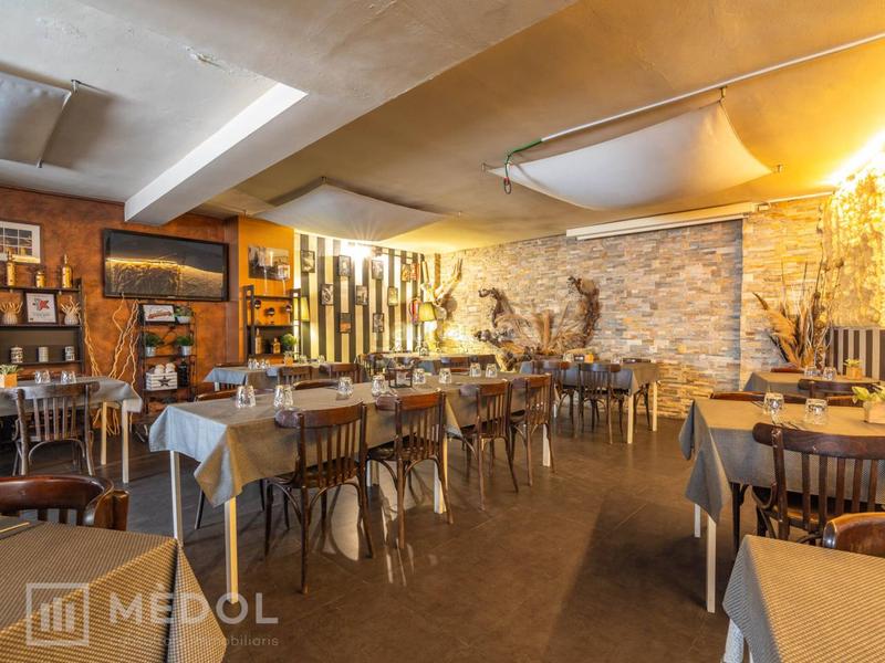 Foto 68282360-f8e0-4c78-b437-f38699f0d089. Traspàs local comercial a méndez núñez 7 a Eixample Tarragona