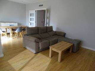 Location Appartement  Armanya. Vive la tranquilidad en pleno centro.