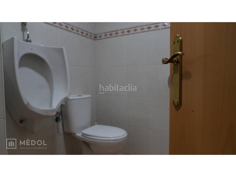 Foto dd5f8aa3-567f-4077-8c20-5aeb1e239896. Geschäftsraum in Constantí