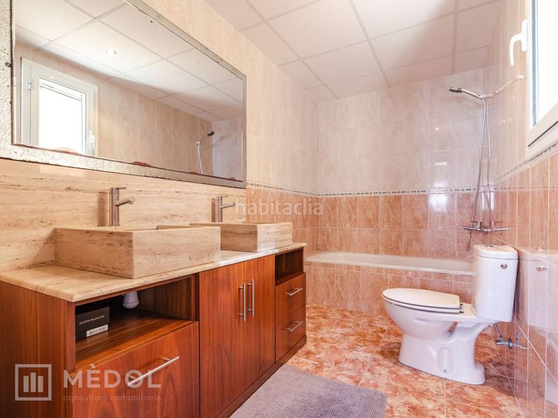 Foto 16d5878b-89f5-4f75-b8a5-942c98e9501f. Casa aparellada amb calefacció aparcament a Perafort