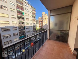 Miete Etagenwohnung  Calle prat de la riba. Solo estudiantes piso en alquiler