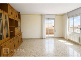 Appartement  Avenida catalunya. Piso amplio con parking en avenida catalunya