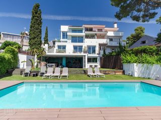Casa aparellada  Calle bon recer 7. Villa exclusiva con vistas al mar en cala romana