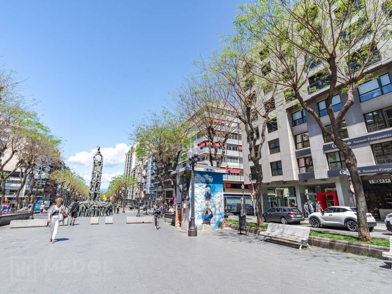 Foto 7b1bb396-98e1-4a3e-8cf4-6b2de716a3da. Pis a rambla nova 111 a Eixample Tarragona