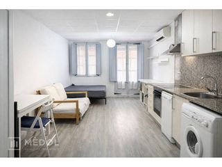 Loft  Calle sant llorenç 23. Encantador loft en pleno casco antiguo  inversión lista para ren