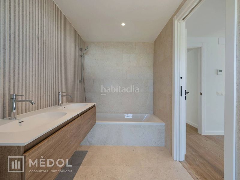 Foto e2d3285c-2358-4019-9b93-ed966be0b62a. Àtic amb calefacció aparcament piscina a Llevant Tarragona