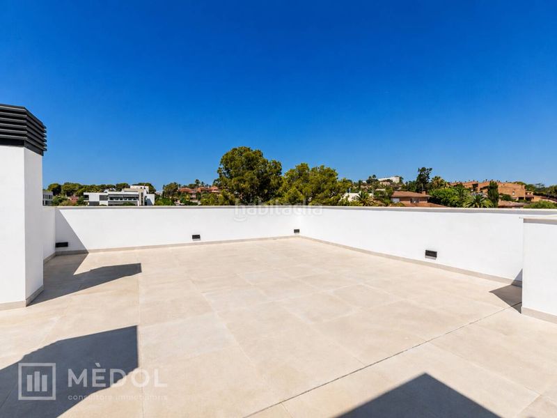 Foto fbb867cc-fd9e-4299-91f5-d76ba5842480. Àtic amb calefacció aparcament piscina a Llevant Tarragona