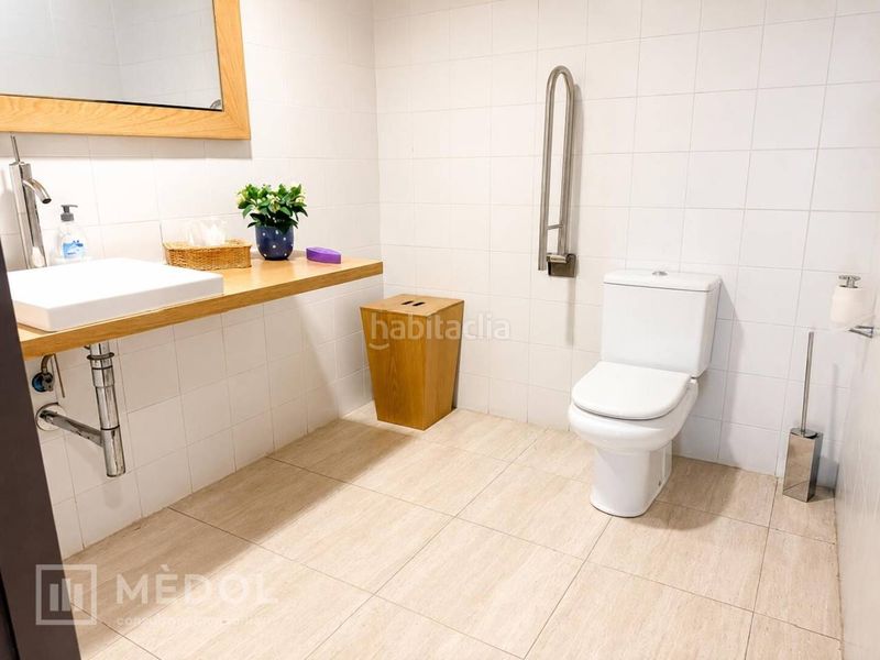 Foto 1489fd3a-26fb-414d-bf23-2015642311ae. Local comercial a Nou Eixample Nord Tarragona