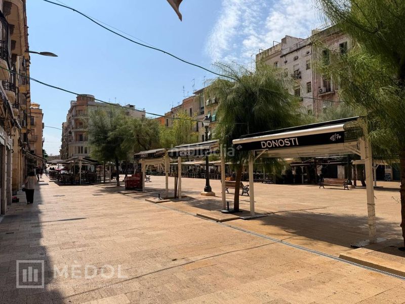 Foto b410f996-9a05-4cab-9f30-badc63e8f8d5. Local comercial a Part Alta Tarragona