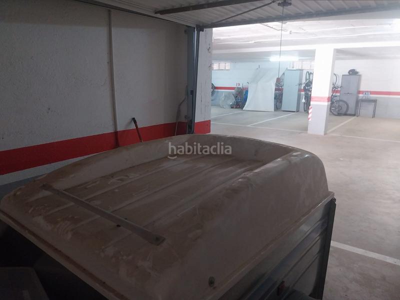 Foto c750583a-e40c-4ee3-9552-efa50e04f183. Aparcament cotxe a l´Estartit poble Estartit