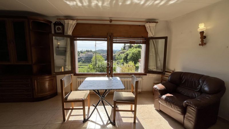 Foto b819b7a9-bb0b-4372-9287-be165bc0e795. Casa a Alpens