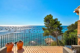 Casa a schiera in Calella de Palafrugell. Primera línea de mar en calella de palafrugell con acceso privad