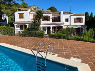 Location Maison jumelée  Suïssa. Alquiler anual tres habitaciones piscina y parking